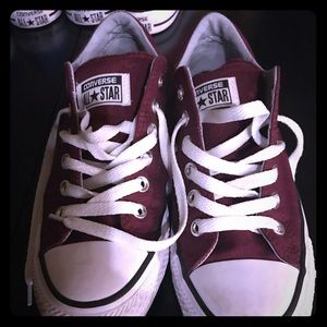Women’s converse size 7